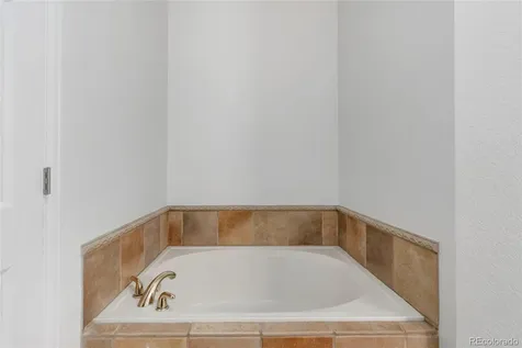 4251 S Blackhawk Circle Aurora CO 80014