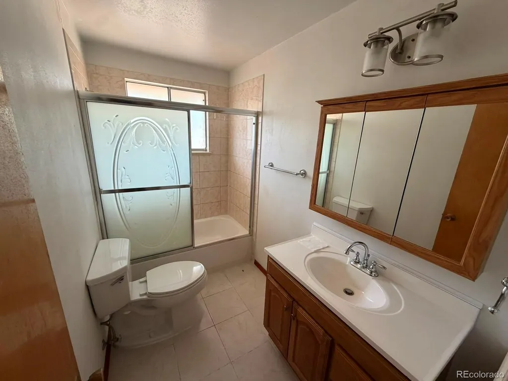 8252 Adams Way Denver CO 80221