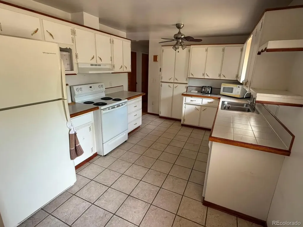 8252 Adams Way Denver CO 80221