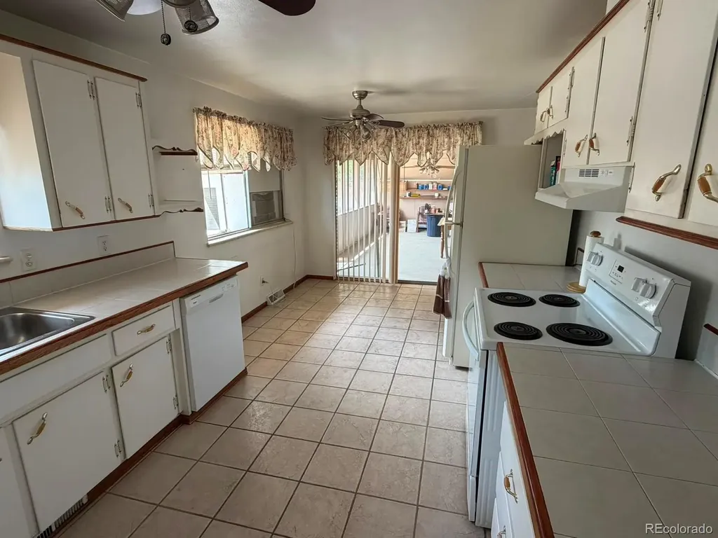 8252 Adams Way Denver CO 80221