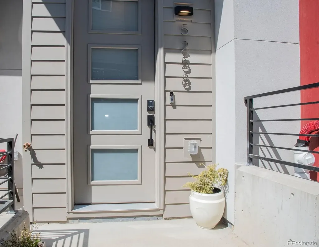 5258 Eliot Street Denver CO 80221