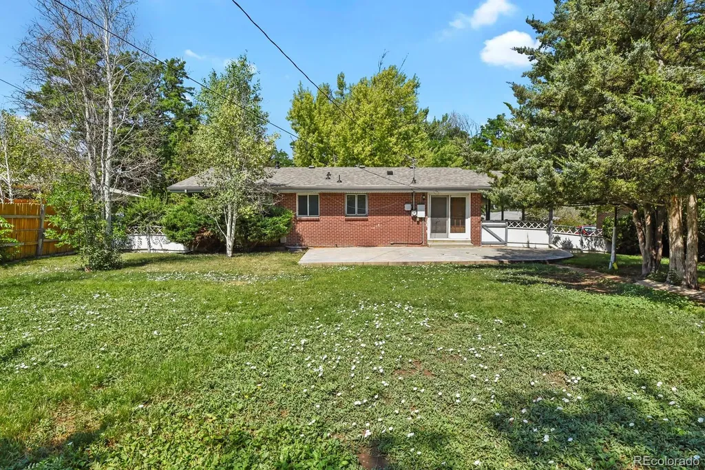 564 Moline Street Aurora CO 80010
