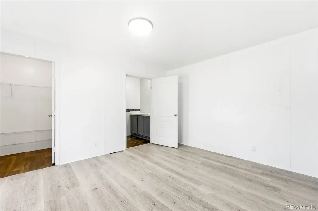 9400 Elm Court Denver CO 80260