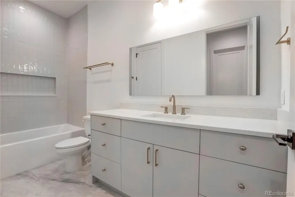 25 S Jackson Street Denver CO 80209
