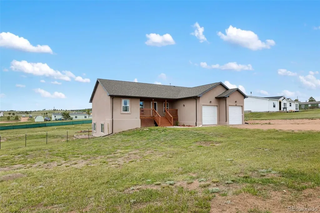 114 Hunting Horn Lane Divide CO 80814
