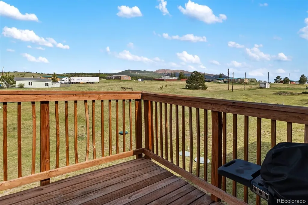 114 Hunting Horn Lane Divide CO 80814