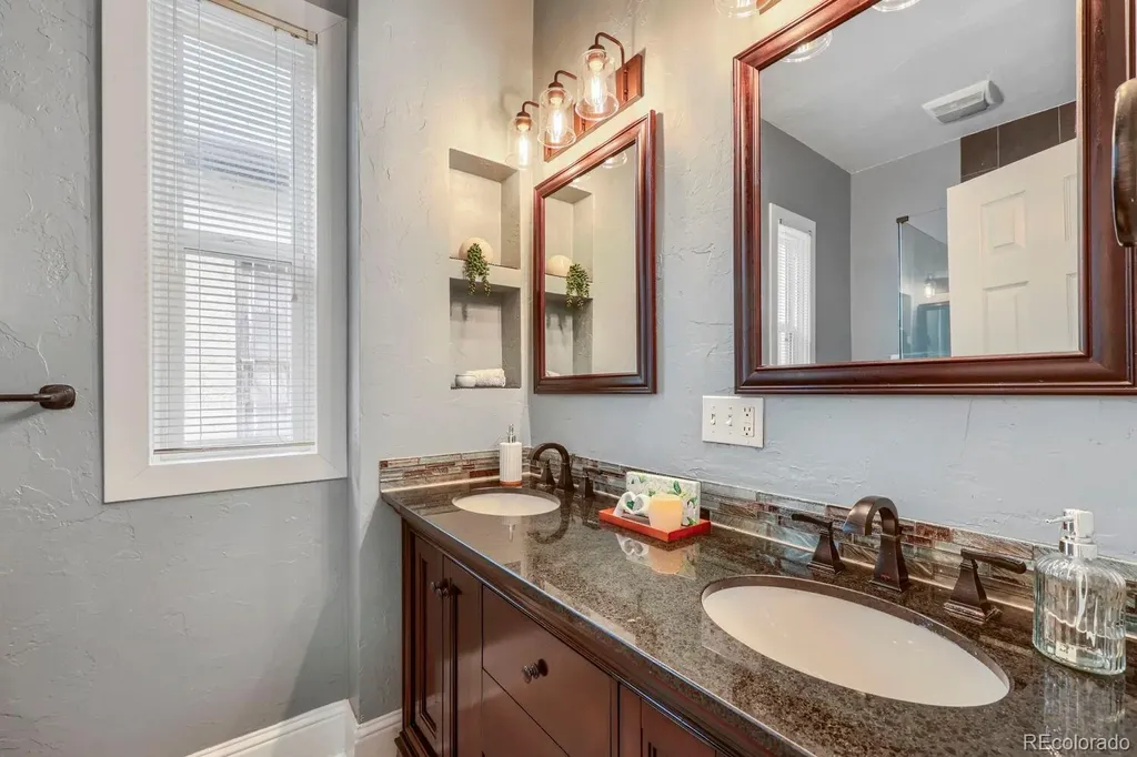 2622 N Downing Street Denver CO 80205