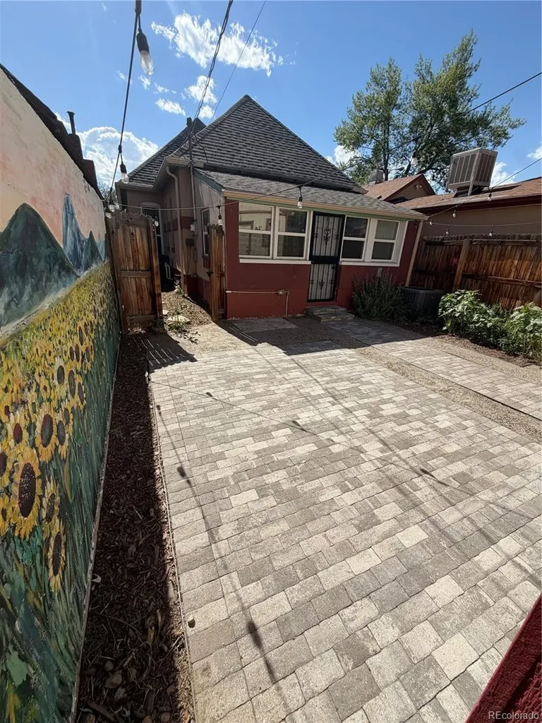 2622 N Downing Street Denver CO 80205