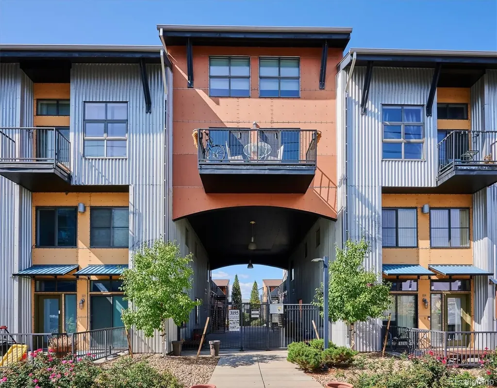 3195 Blake Street Denver CO 80205