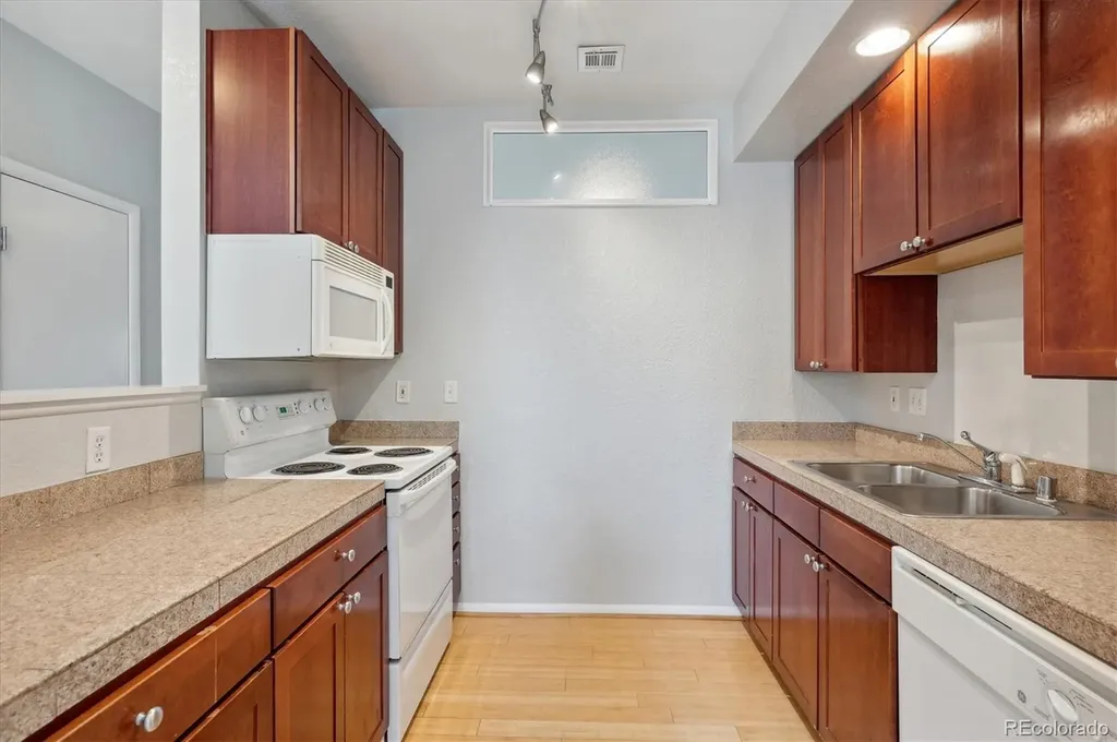 3195 Blake Street Denver CO 80205