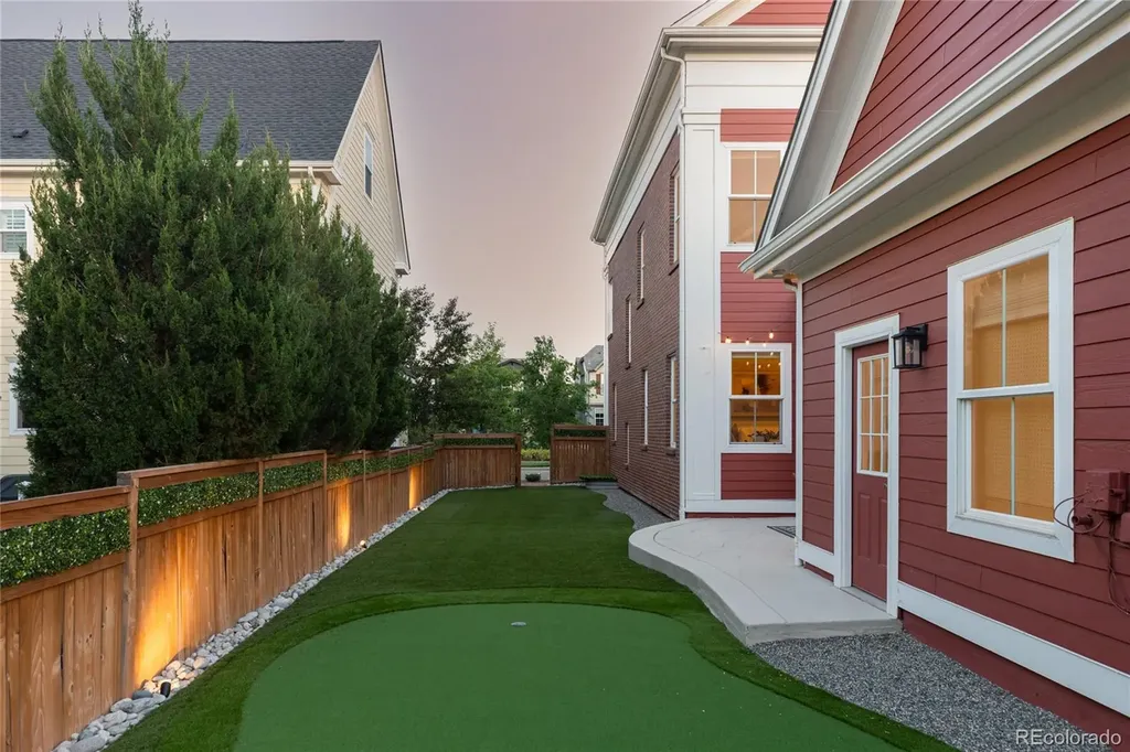 8189 E 32nd Avenue Denver CO 80238