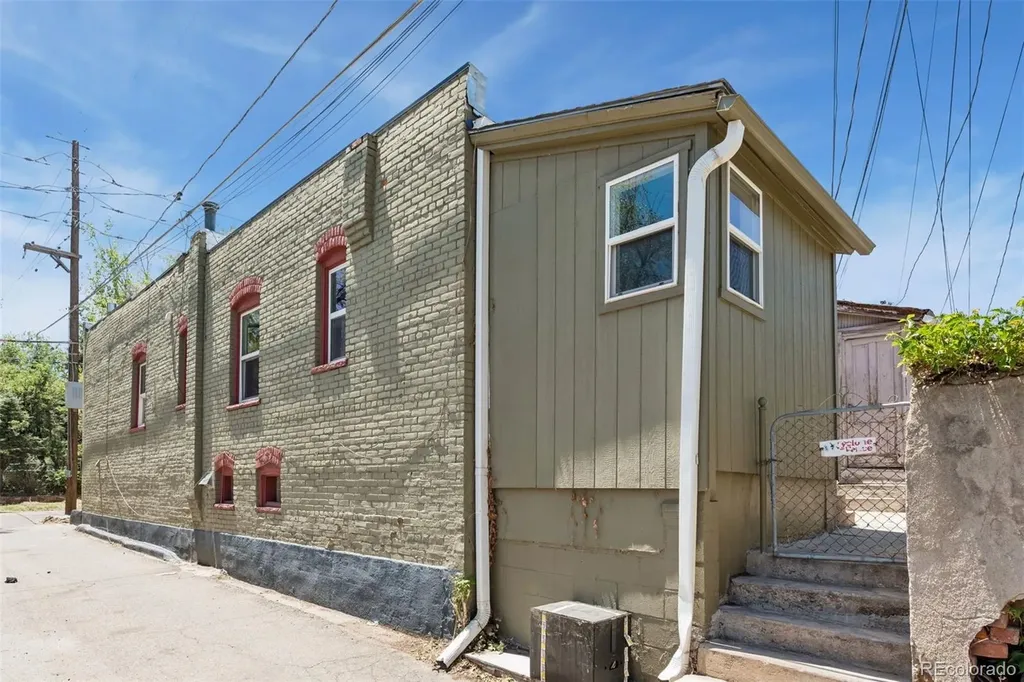 1617 E 23rd Avenue Denver CO 80205