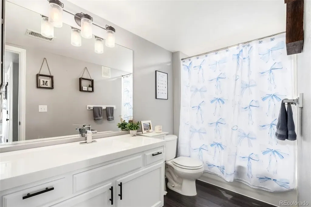 8705 W Berry Avenue Littleton CO 80123