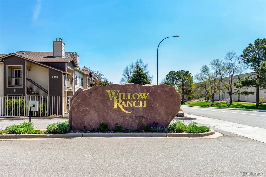 8705 W Berry Avenue Littleton CO 80123