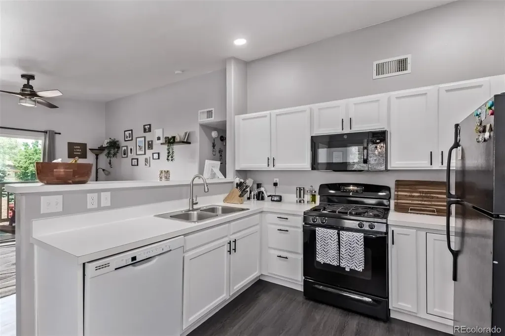 8705 W Berry Avenue Littleton CO 80123