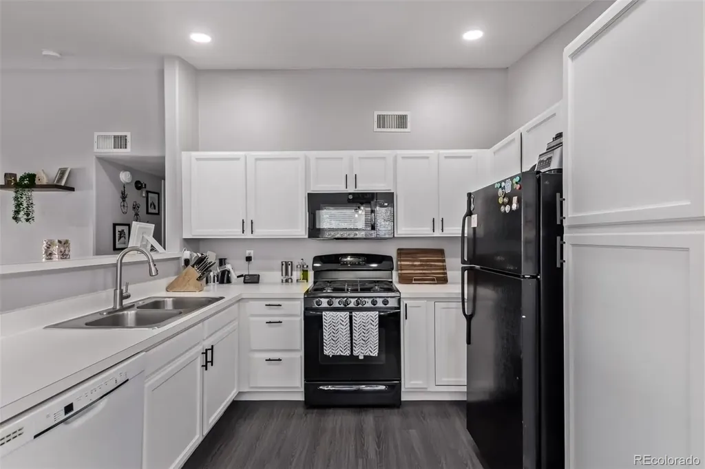 8705 W Berry Avenue Littleton CO 80123