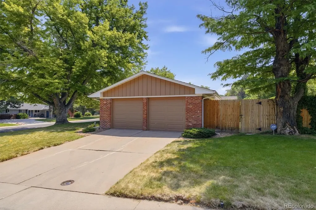 2182 W Briarwood Avenue Littleton CO 80120