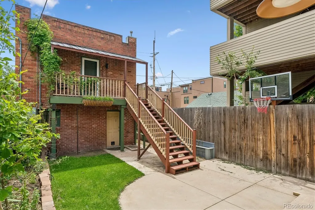 2422 Stout Street Denver CO 80205