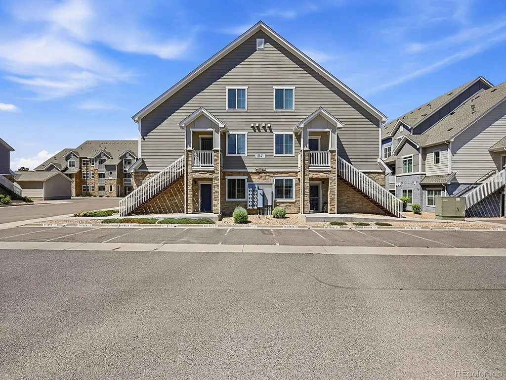 1841 S Dunkirk Street Aurora CO 80017