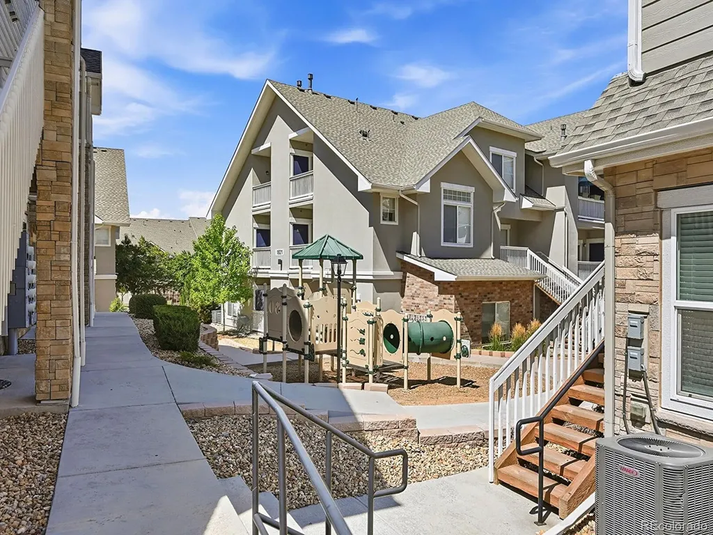 1841 S Dunkirk Street Aurora CO 80017
