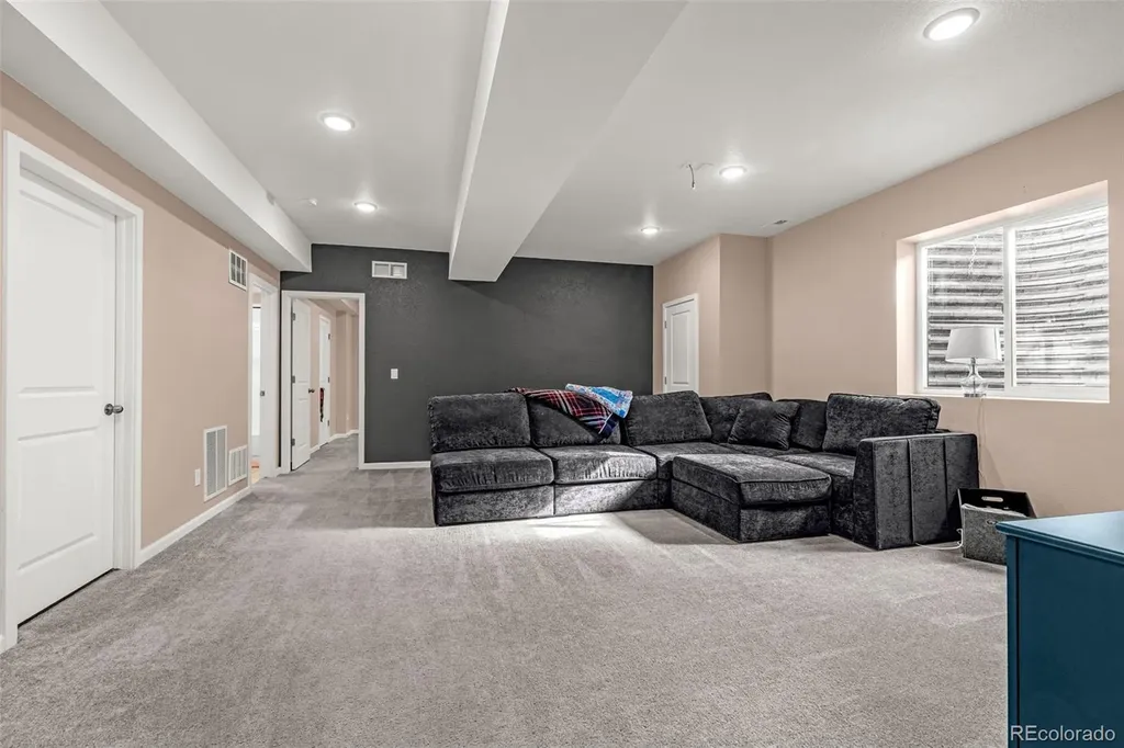 1233 Solitaire Colorado Springs CO 80905