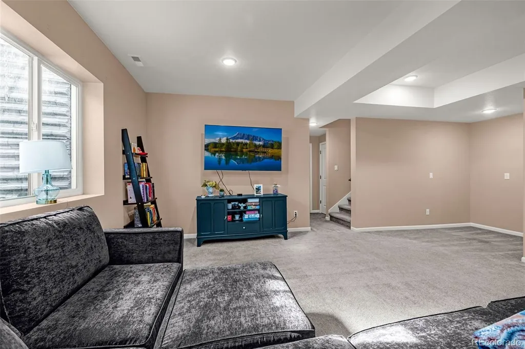 1233 Solitaire Colorado Springs CO 80905