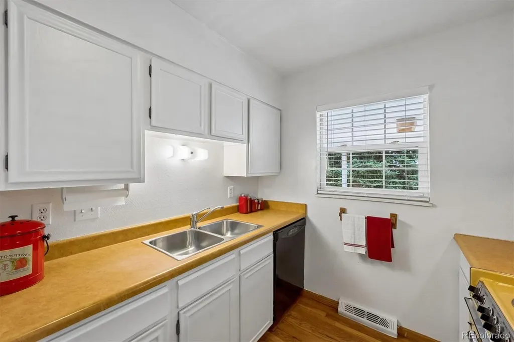2596 S Pagosa Street Aurora CO 80013