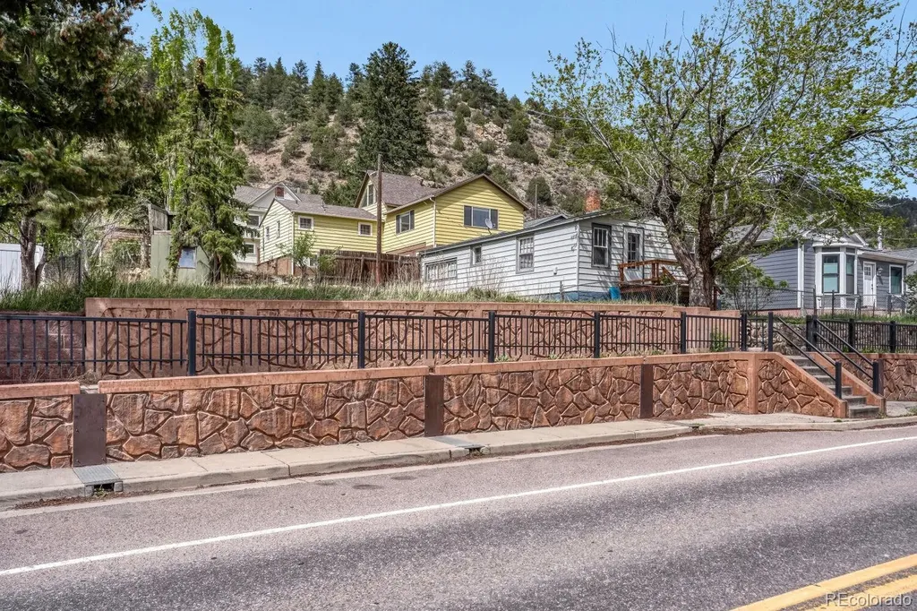 327 Virginia Street Idaho Springs CO 80452