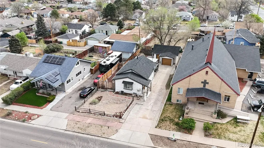820 Knox Court Denver CO 80204