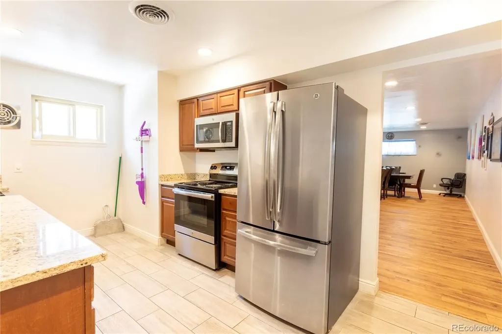 1801 NW 92 Avenue Denver CO 80260