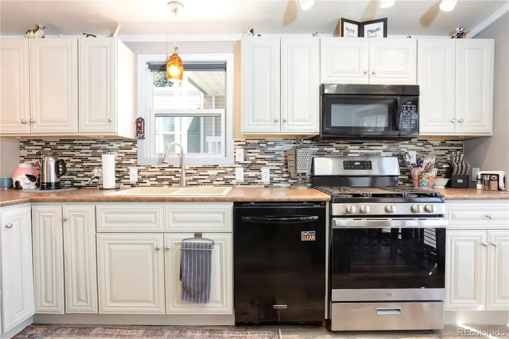 1801 NW 92 Avenue Denver CO 80260