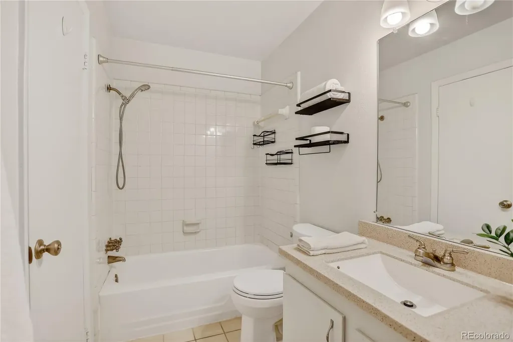 7205 S Gaylord Street Centennial CO 80122