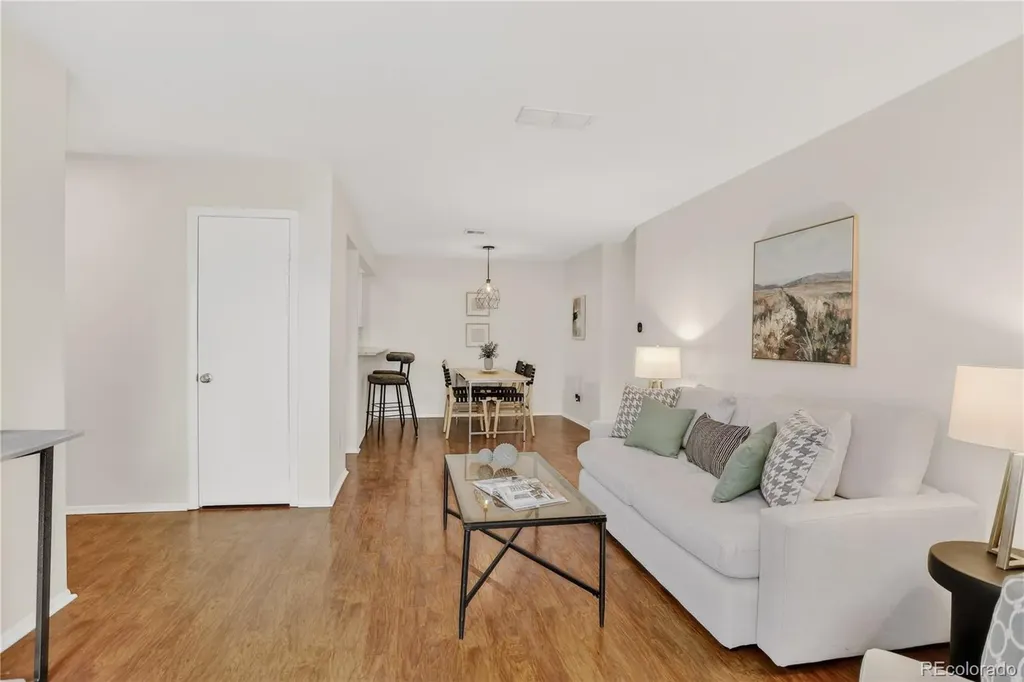 7205 S Gaylord Street Centennial CO 80122