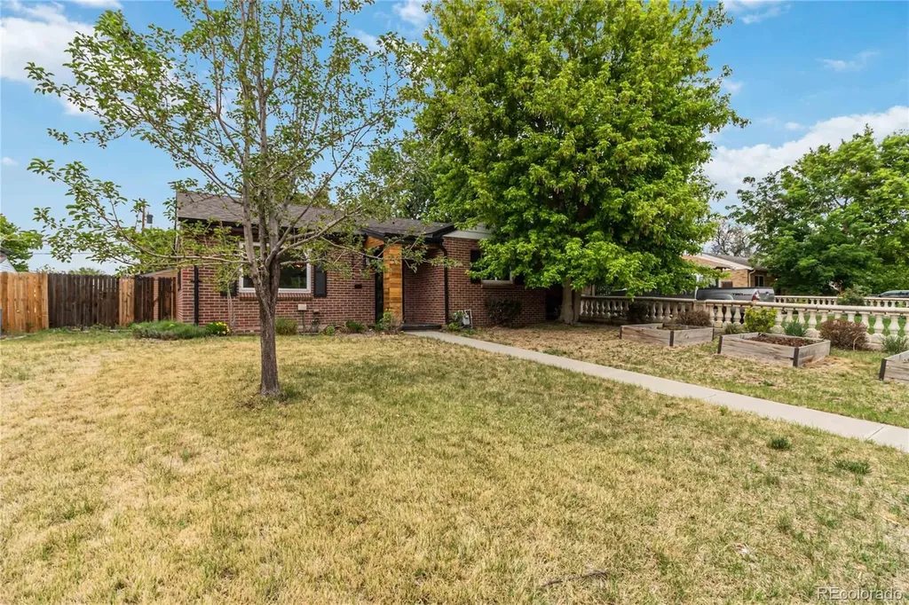 3511 Newport Street Denver CO 80207
