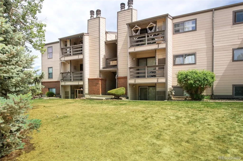 539 Wright Street Lakewood CO 80228