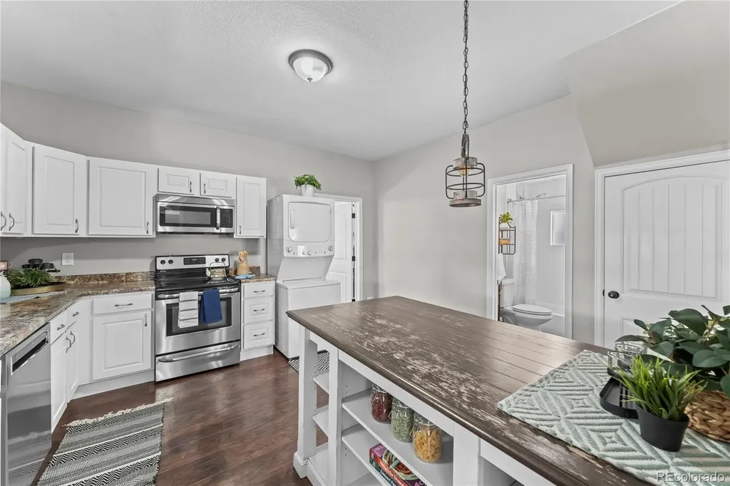 322 Nichols Court Colorado Springs CO 80905