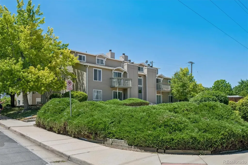 1087 Ingalls Street Denver CO 80214