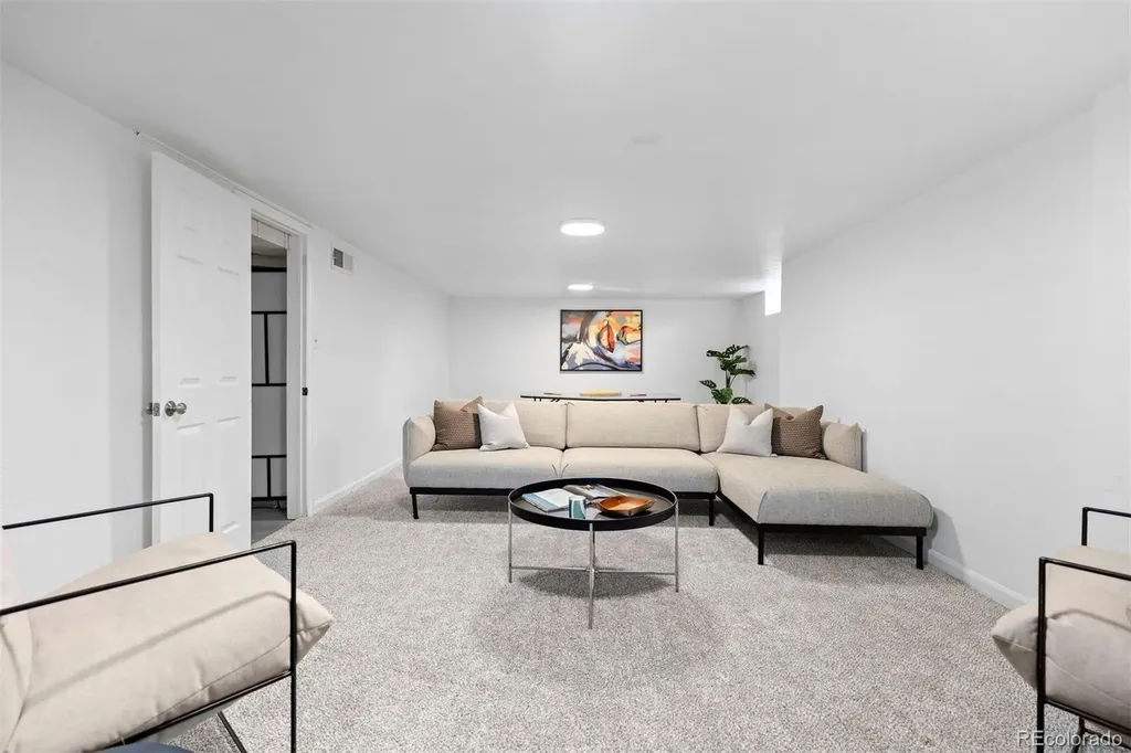795 Jasmine Street Denver CO 80220