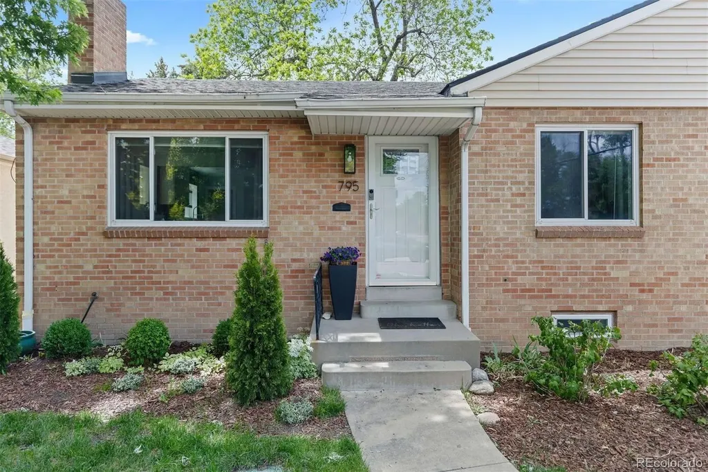 795 Jasmine Street Denver CO 80220