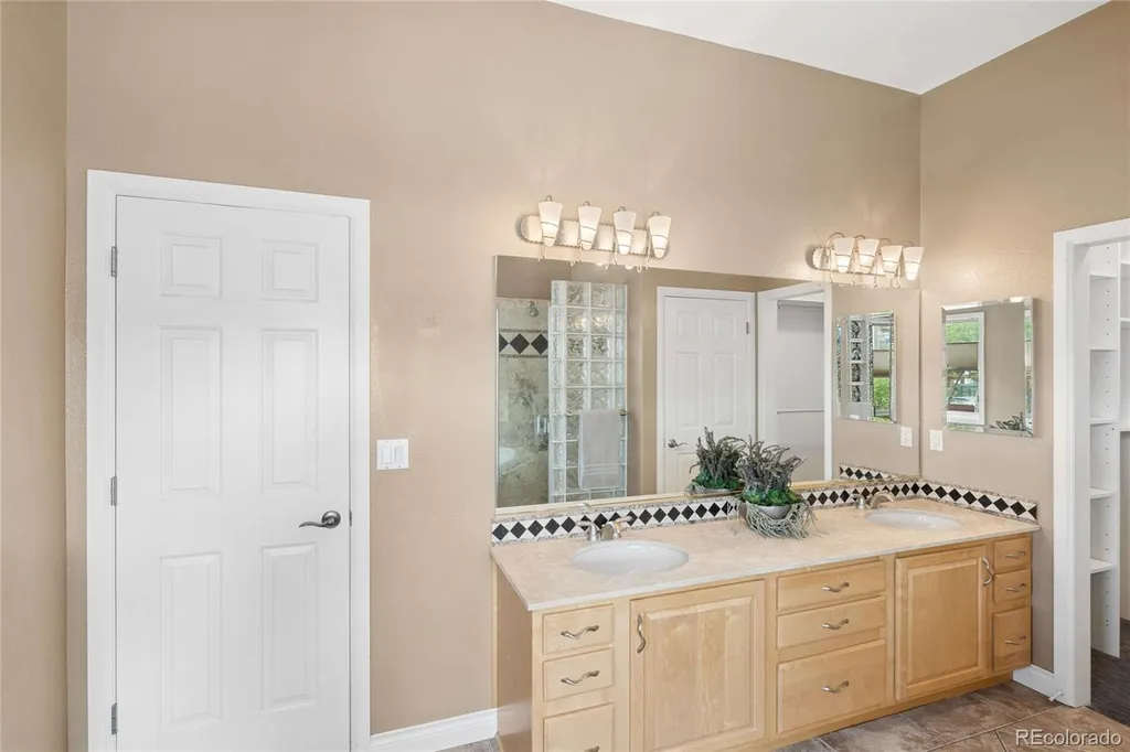 5497 S Zang Court Littleton CO 80127