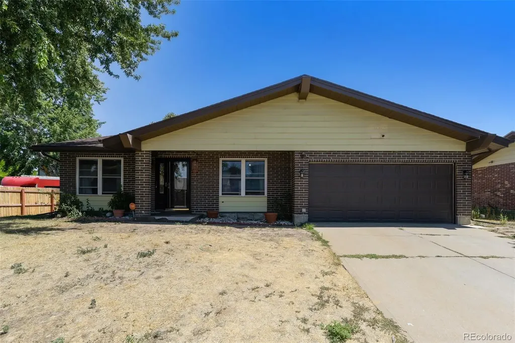 5040 Uvalda Street Denver CO 80239