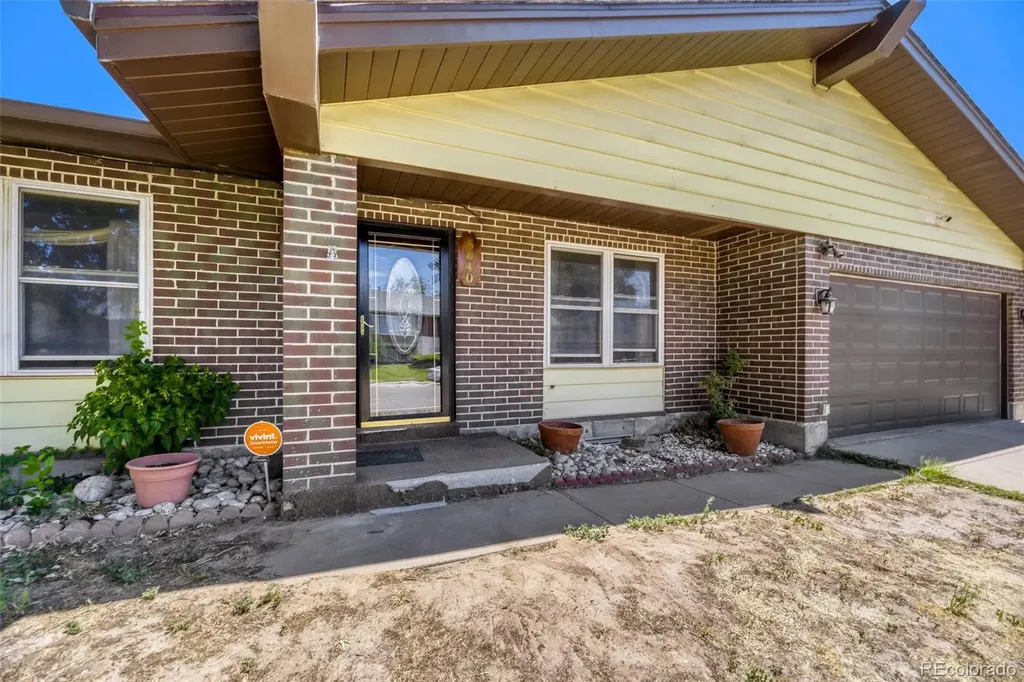 5040 Uvalda Street Denver CO 80239