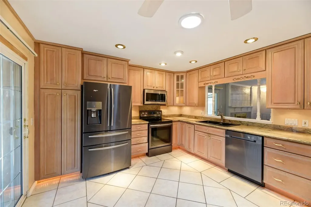 5040 Uvalda Street Denver CO 80239