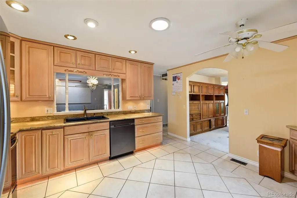 5040 Uvalda Street Denver CO 80239