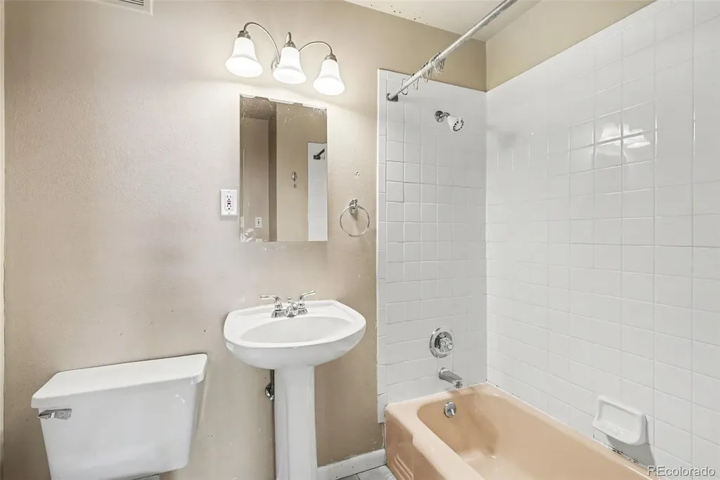 958 S Jasmine Street Denver CO 80224