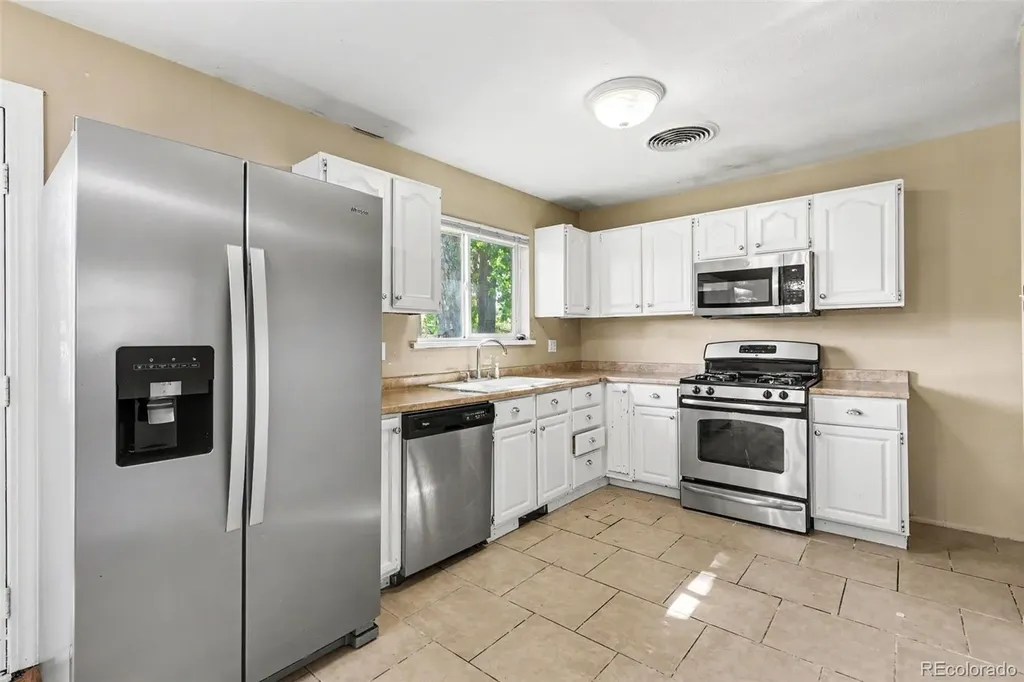 958 S Jasmine Street Denver CO 80224