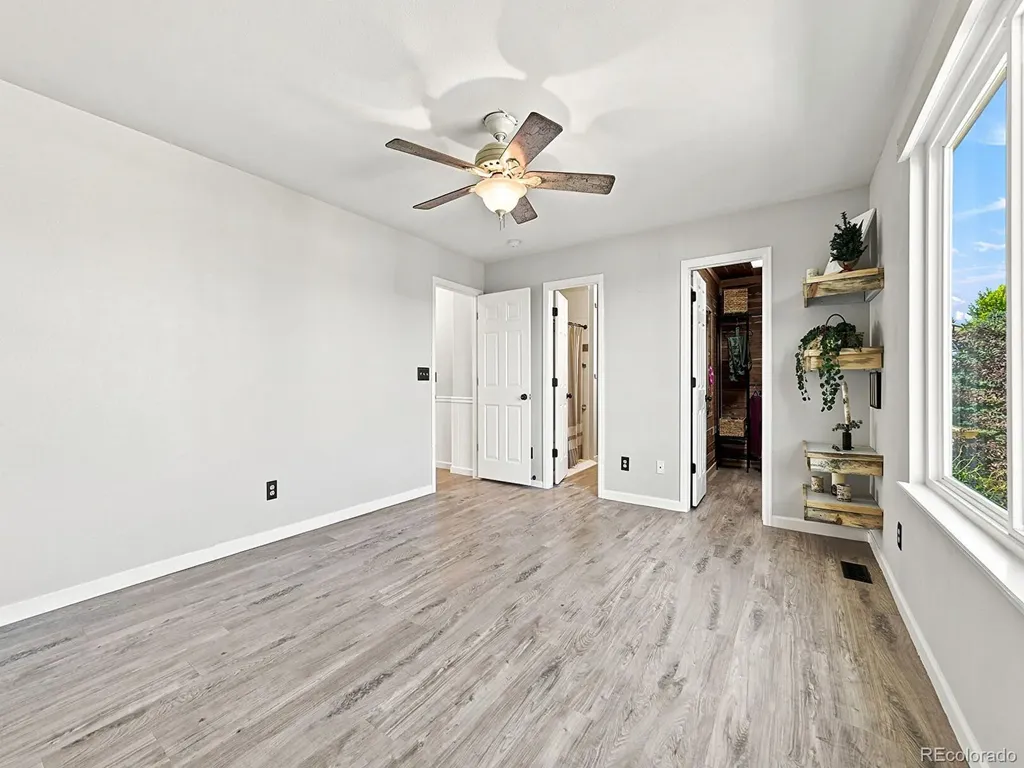 5571 S Yakima Street Aurora CO 80015
