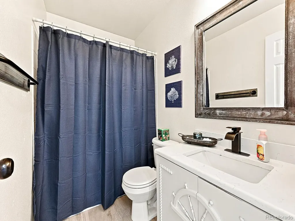 5571 S Yakima Street Aurora CO 80015