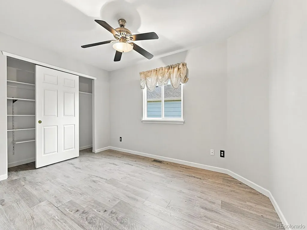 5571 S Yakima Street Aurora CO 80015