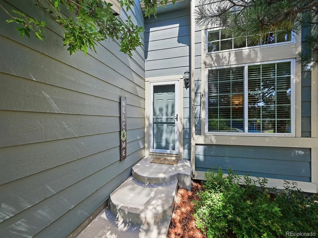 5571 S Yakima Street Aurora CO 80015